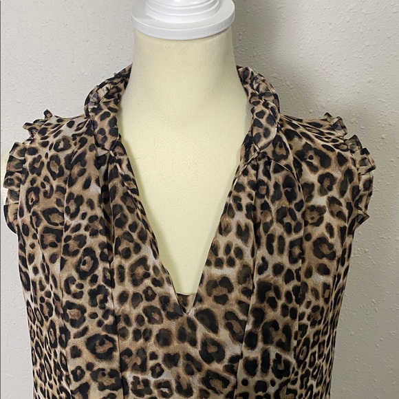 White House Black Market Chic Animal Print Ruffle Tie Neck Blouse Women's Size 6 - Picture 6 of 12